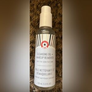 First Aid Beauty 2-in-1 Face Cleansing Oil + Makeup Remover